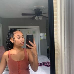 Meet your Posher, Cecilia